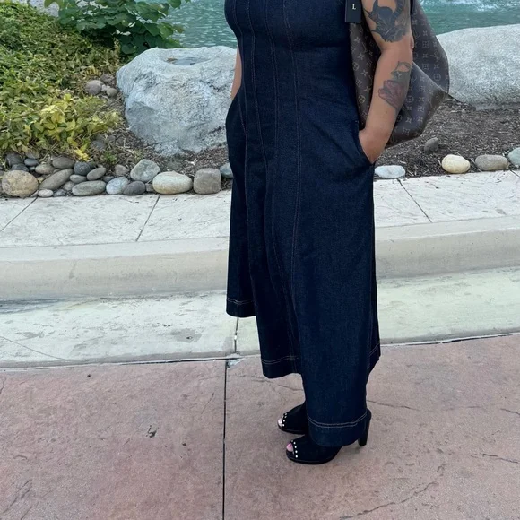 Elegant Black Denim Dress - Picture 3 of 7